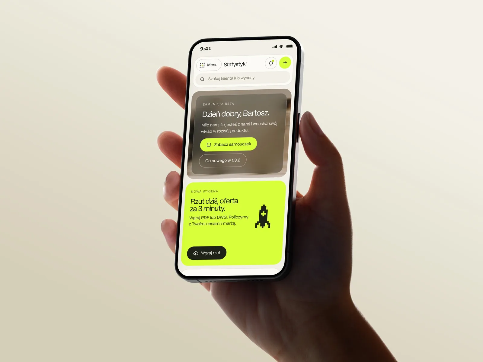 Pulpit panelu doEstimate na iPhonie: powitanie i karta nowej wyceny z pikselową rakietą